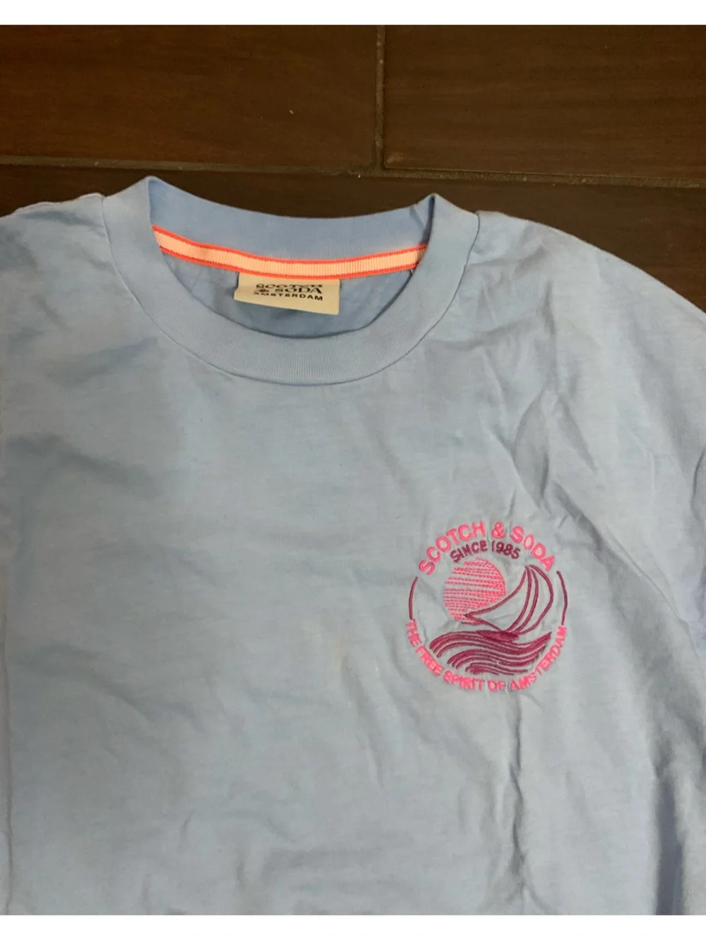 Scotch & Soda Pale Blue T‑Shirt with Neon Pink Trim XL - Picture 1 of 6